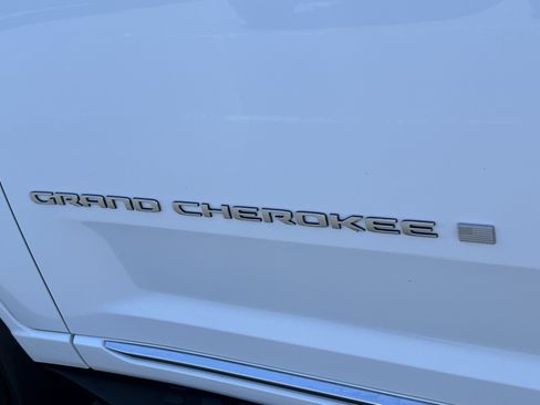 Used 2022 Jeep Grand Cherokee L Summit AWD/4WD image 9