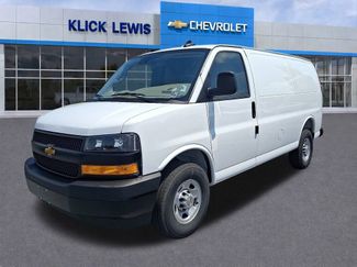 New 2025 Chevrolet Express 3500 w/ Driver Convenience Package RWD video 2