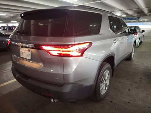 Used 2023 Chevrolet Traverse LT FWD image 3