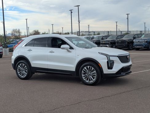Used 2024 Cadillac XT4 Premium Luxury image 7