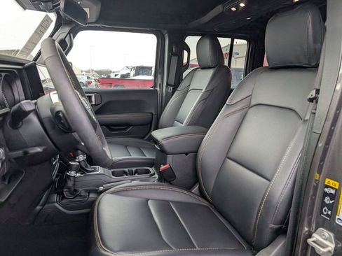 Used 2024 Jeep Wrangler Unlimited Sahara image 11