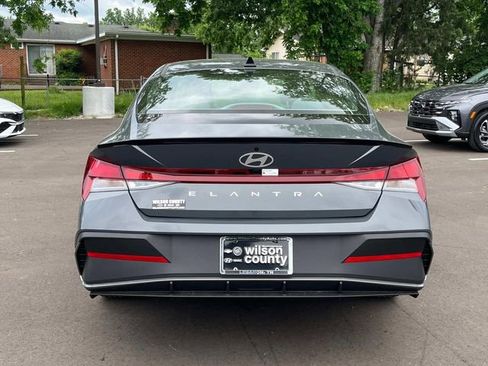 Used 2025 Hyundai Elantra Sport image 6