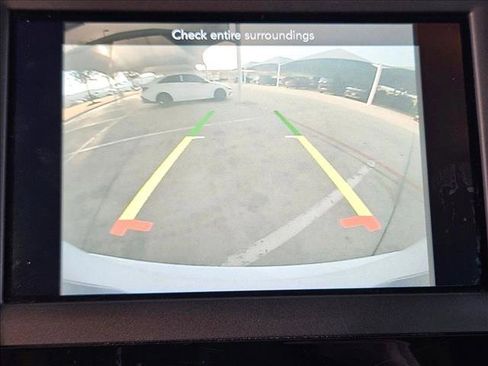 Used 2018 Chrysler Pacifica LX image 12