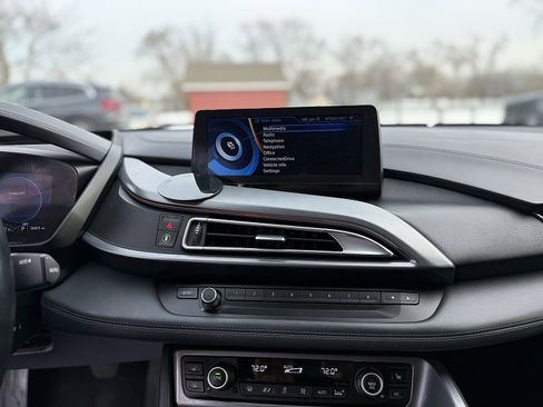 Used 2015 BMW i8 image 21
