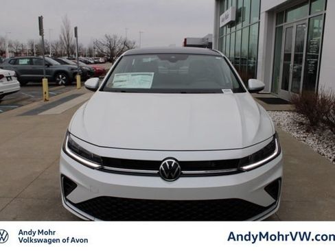 Used 2026 Volkswagen Jetta SEL FWD image 2