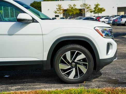 Certified 2024 Volkswagen Atlas SE image 42