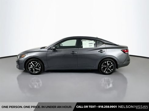 Certified 2025 Nissan Sentra SV FWD image 8