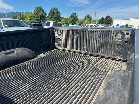 Used 2018 RAM 2500 SLT AWD/4WD image 9