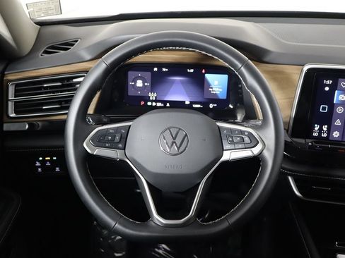Used 2026 Volkswagen Atlas SE FWD image 7