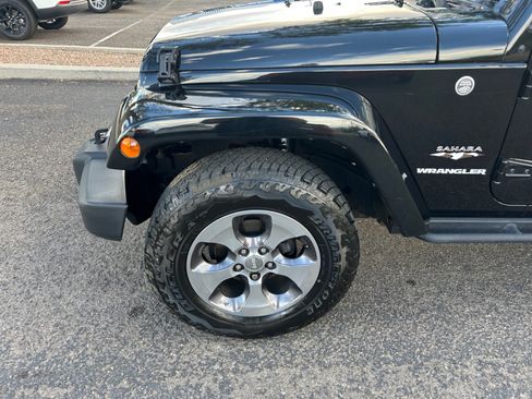 Used 2016 Jeep Wrangler Sahara w/ Connectivity Group AWD/4WD image 26