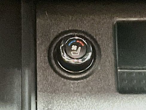 Used 2024 Nissan Titan PRO-4X w/ Pro-4x Convenience Package AWD/4WD image 21