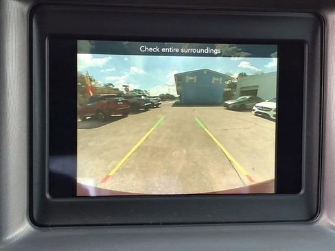 Used 2022 Dodge Charger SXT w/ Driver Convenience Group image 9