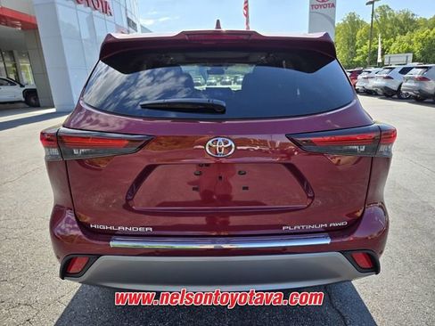 New 2026 Toyota Highlander Platinum AWD/4WD image 6