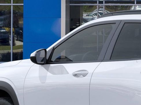 New 2026 Chevrolet Trax LT w/ Driver Confidence Package image 12