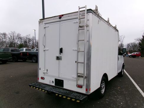 Used 2020 GMC Savana 3500 Work Van w/ Power Convenience Package image 2