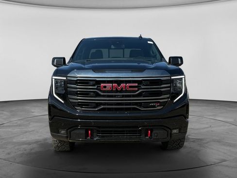 Used 2023 GMC Sierra 1500 AT4 w/ AT4 Preferred Package AWD/4WD image 4