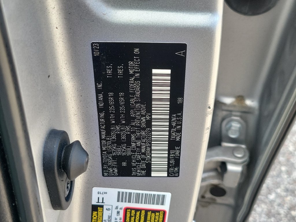 Used 2023 Toyota Highlander L FWD image 33