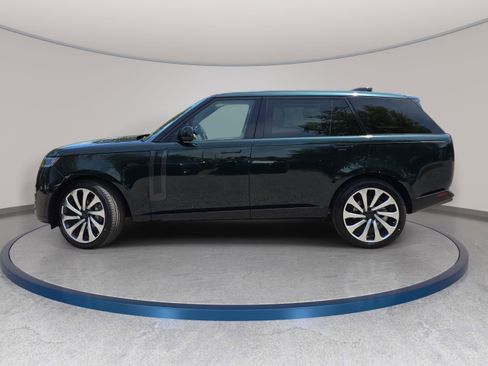 New 2026 Land Rover Range Rover Long Wheelbase SE AWD/4WD image 8