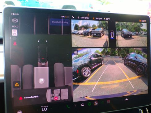 Used 2023 Tesla Model Y Long Range AWD/4WD image 25