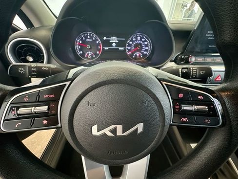 Certified 2023 Kia Forte LXS w/ LXS Technology Package image 12