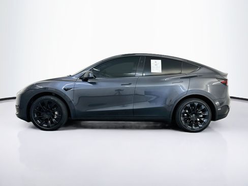 Used 2024 Tesla Model Y Long Range AWD/4WD image 4
