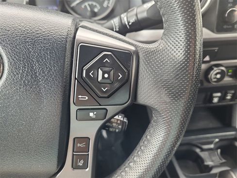 Used 2019 Toyota Tacoma TRD Sport image 26