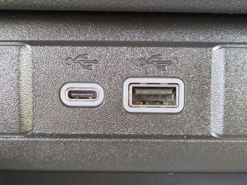 New 2025 GMC Canyon Elevation w/ Convenience Package image 30