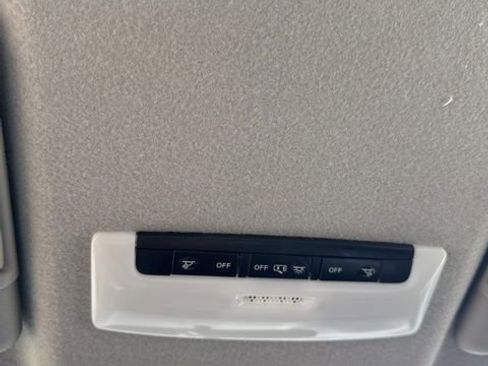 Certified 2025 Nissan Kicks Play S image 30