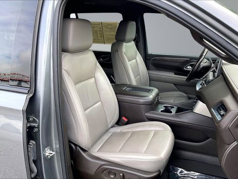 Used 2021 Chevrolet Tahoe Z71 w/ Z71 Off-Road Package AWD/4WD image 7