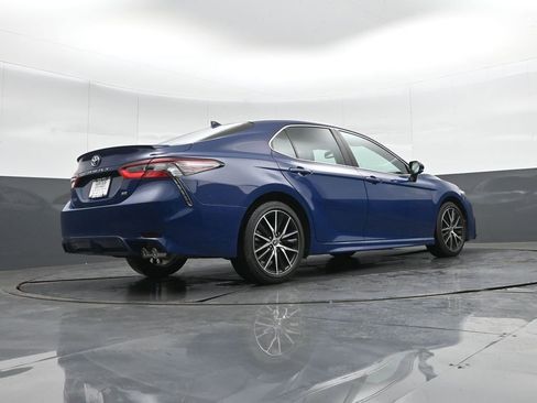 Used 2023 Toyota Camry SE w/ Cold Weather Package image 33