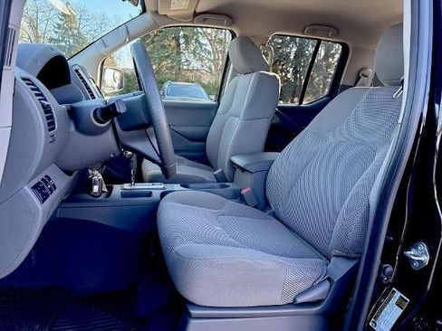 Used 2019 Nissan Frontier SV image 18