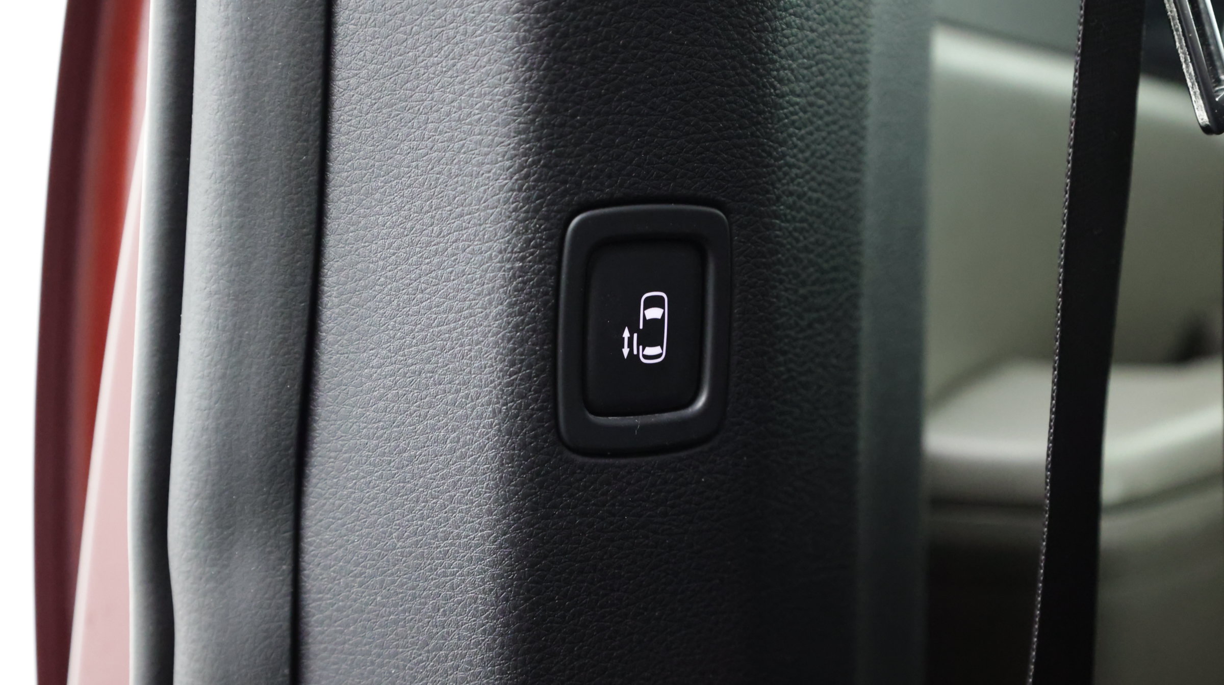 Used 2025 Kia Carnival FWD image 33