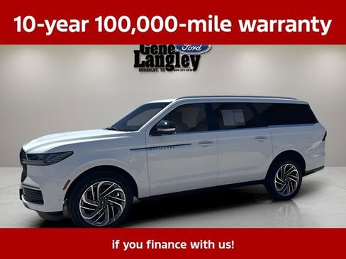 Used 2025 Lincoln Navigator L Reserve AWD/4WD image 3