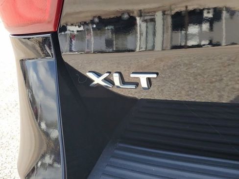 Used 2021 Ford Expedition XLT image 5