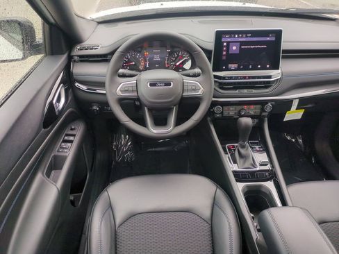 New 2026 Jeep Compass Latitude image 16