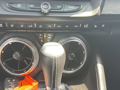Used 2022 Chevrolet Camaro LT w/ Technology Package RWD image 23