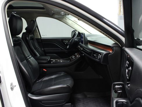 Used 2020 Lincoln Aviator Reserve w/ Equipment Group 201A image 17