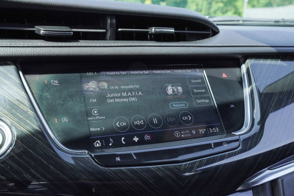 Used 2022 Cadillac XT6 Premium Luxury AWD/4WD image 18