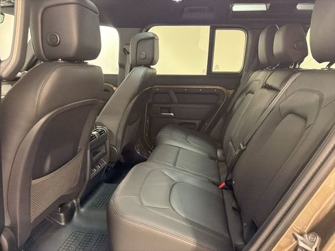 New 2026 Land Rover Defender 110 X-Dynamic SE AWD/4WD image 22