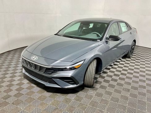 New 2026 Hyundai Elantra Sport FWD image 9