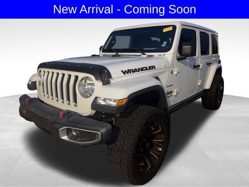 Used 2018 Jeep Wrangler Unlimited Sahara AWD/4WD image 2