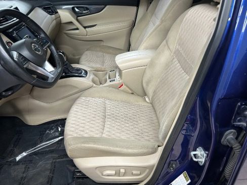 Used 2019 Nissan Rogue SV w/ Premium Package image 8