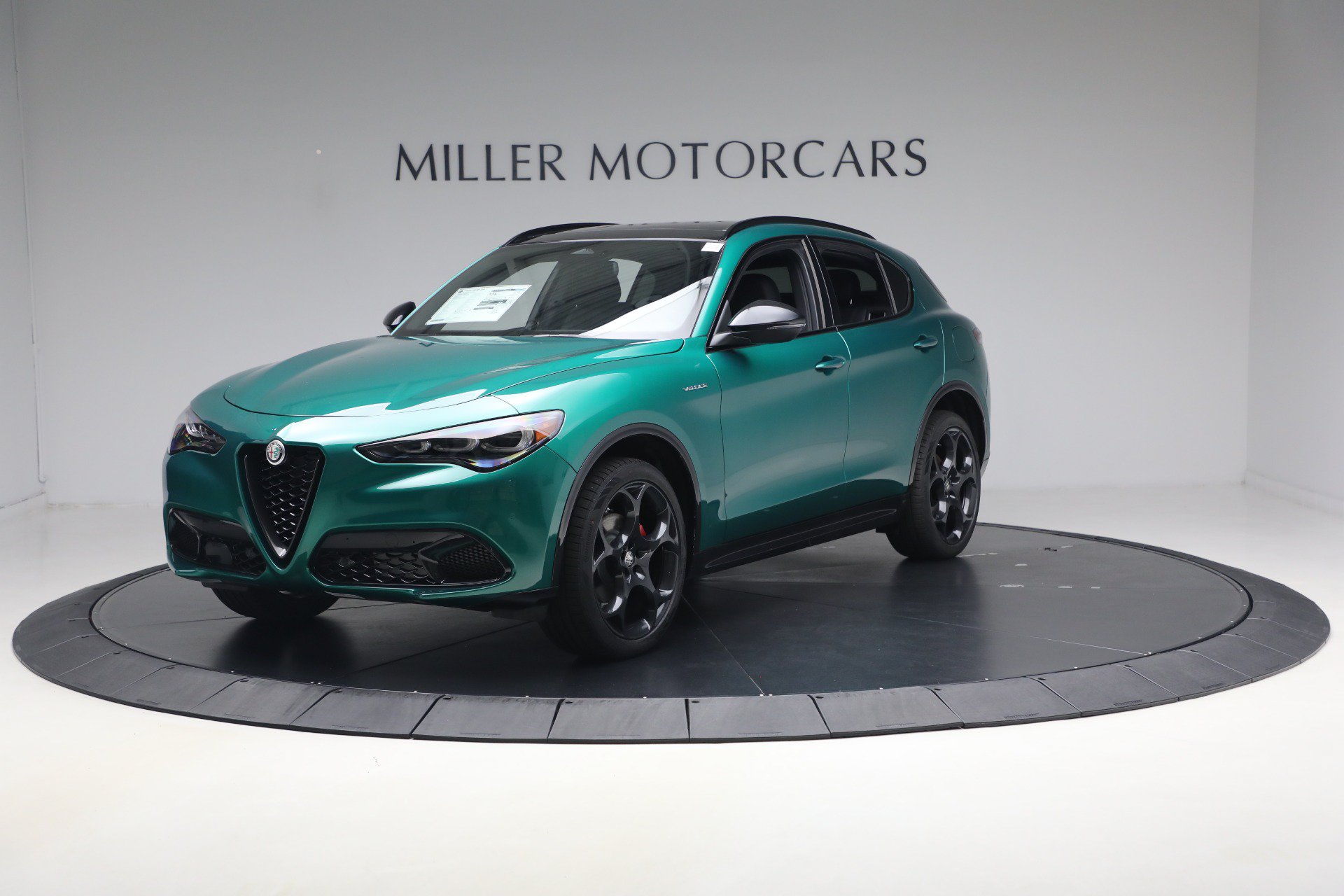 New 2026 Alfa Romeo Stelvio Sprint AWD/4WD image 2