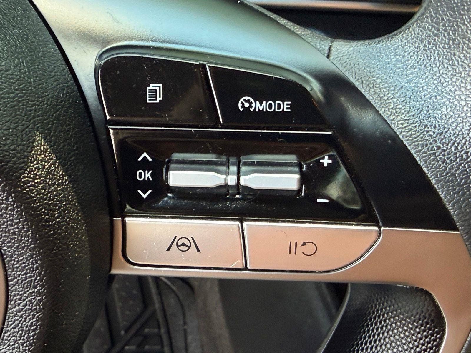 Used 2021 Hyundai Elantra SEL FWD image 31