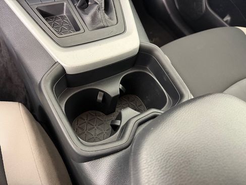 Used 2020 Toyota RAV4 XLE FWD image 18