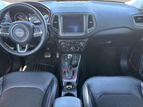 Used 2019 Jeep Compass Trailhawk w/ Cold Weather Group image 15