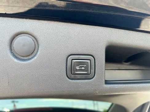 Used 2020 Chevrolet Equinox LT AWD/4WD image 16