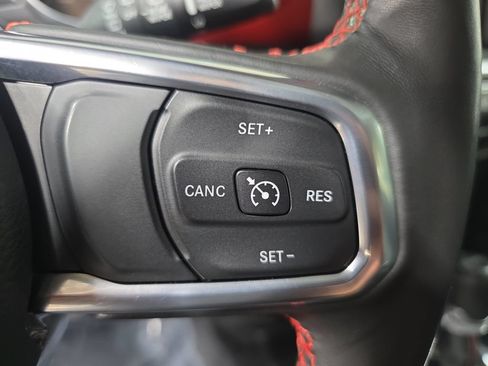 Used 2022 Jeep Wrangler Unlimited Rubicon w/ Xtreme Recon 35" Tire Package AWD/4WD image 17