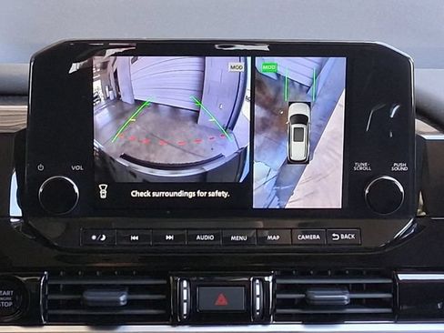 Used 2025 Nissan Pathfinder SL FWD image 15