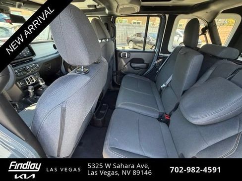 Used 2024 Jeep Wrangler Unlimited w/ Technology Group AWD/4WD image 13